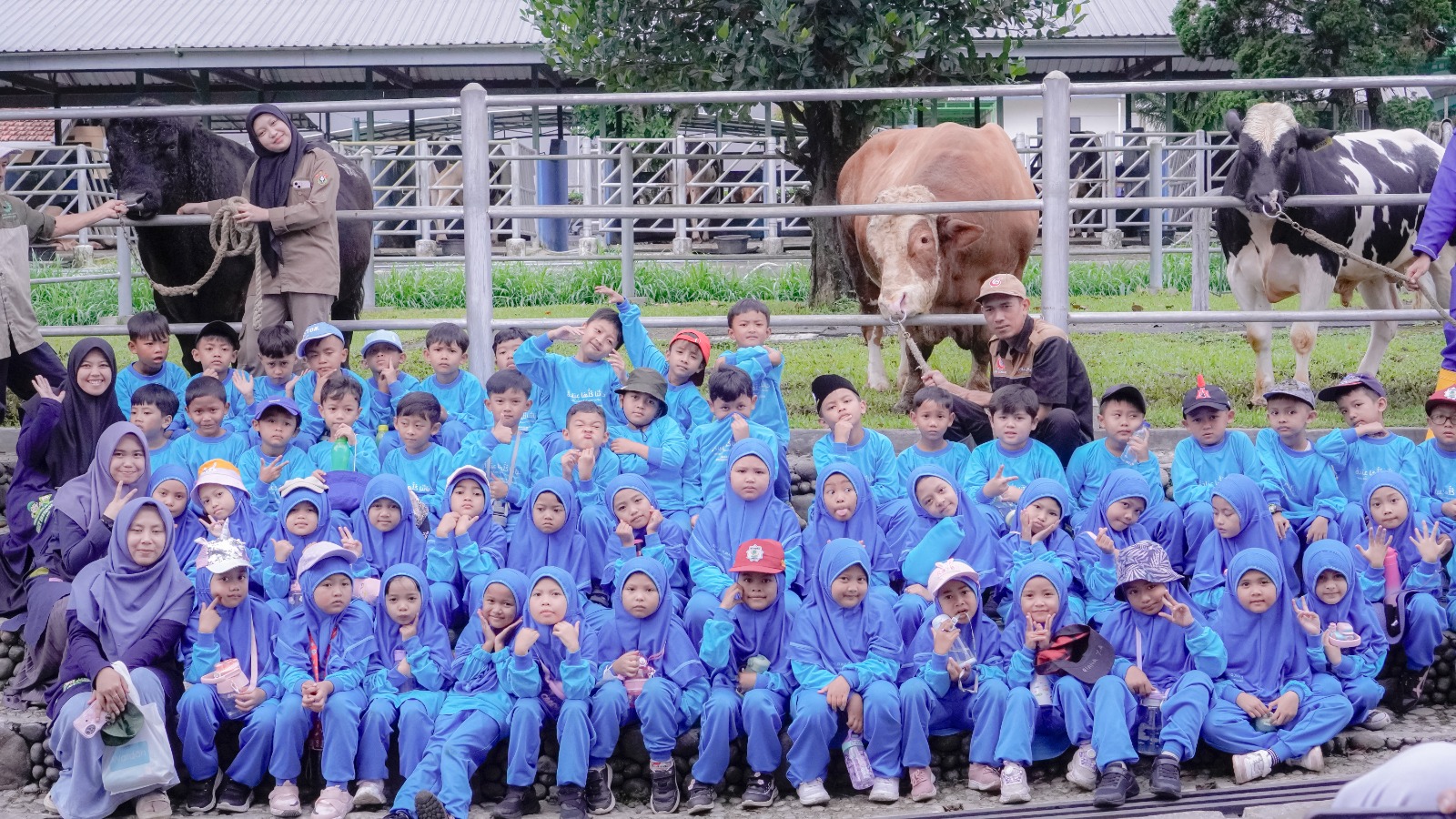 <p>Eduwisata Jenis-Jenis Ternak dan Pengenalan Teknologi Inseminasi Buatan di BIB Lembang</p>